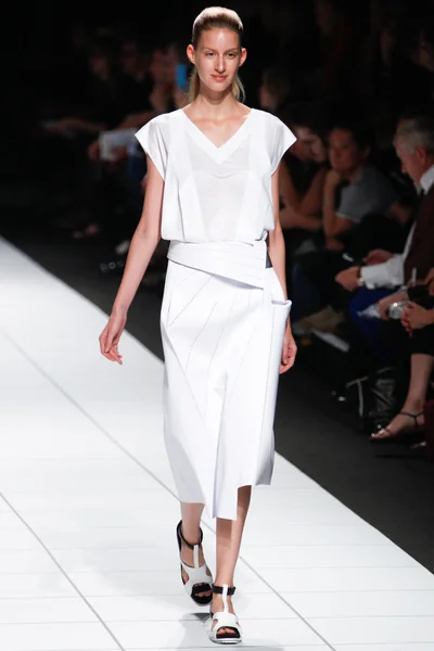 Look 3
